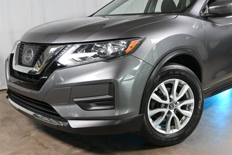 2017 Nissan Rogue - Image 2