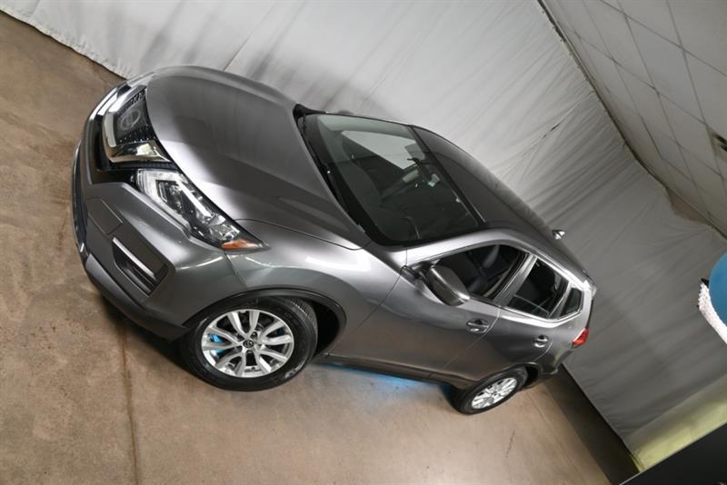 2017 Nissan Rogue - Image 5