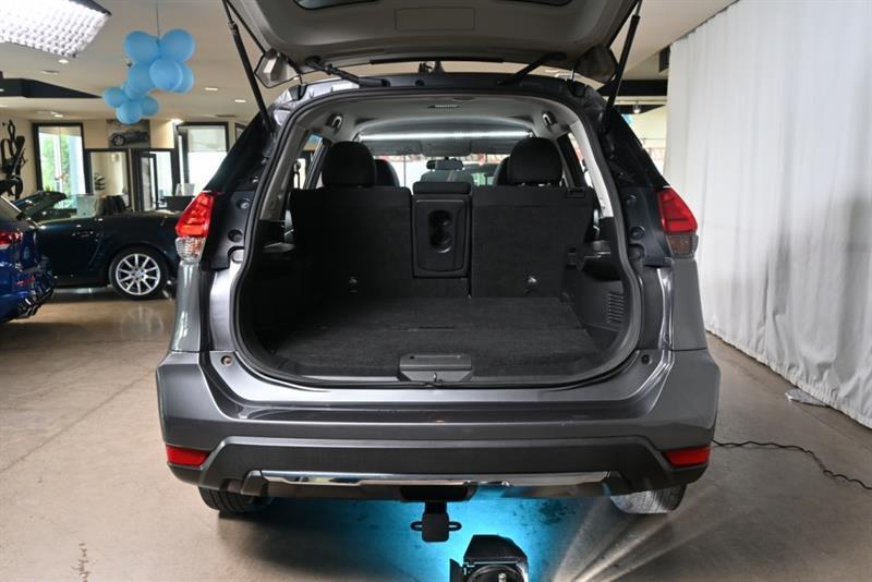2017 Nissan Rogue - Image 12