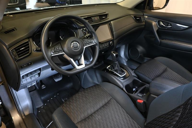 2017 Nissan Rogue - Image 15