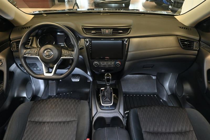 2017 Nissan Rogue - Image 17