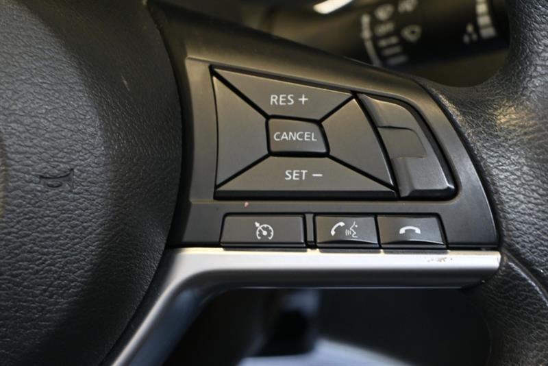 2017 Nissan Rogue - Image 19