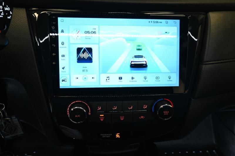 2017 Nissan Rogue - Image 23