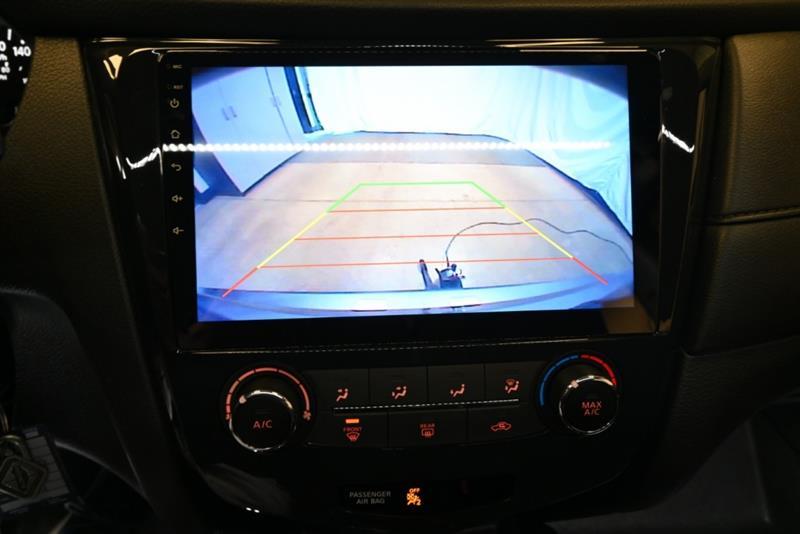 2017 Nissan Rogue - Image 24