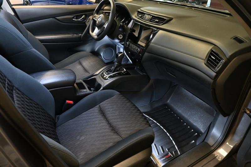 2017 Nissan Rogue - Image 29