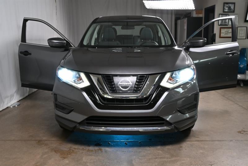 2017 Nissan Rogue - Image 35