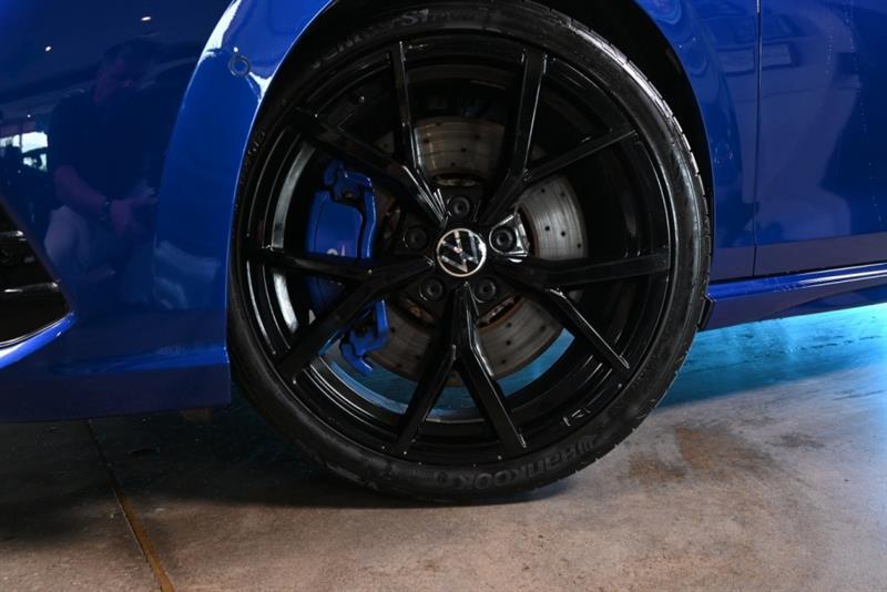 2023 Volkswagen Golf - Image 3