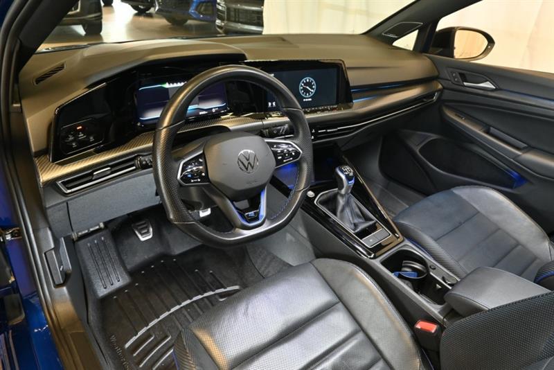 2023 Volkswagen Golf - Image 19