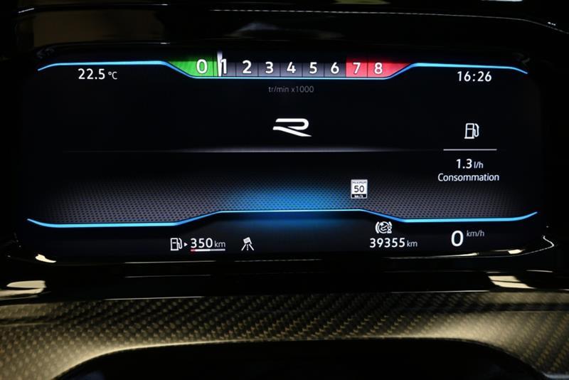 2023 Volkswagen Golf - Image 27