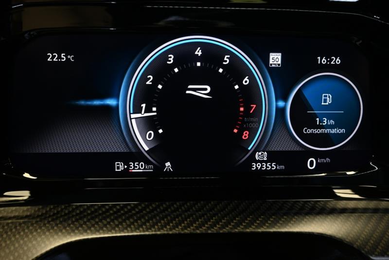 2023 Volkswagen Golf - Image 29