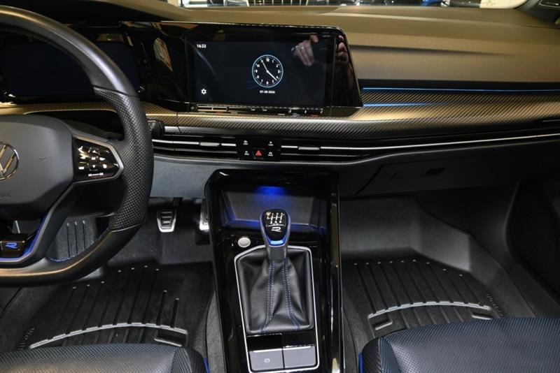 2023 Volkswagen Golf - Image 33