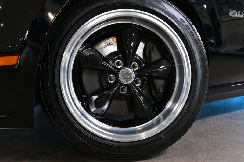2013 Ford Mustang - Image 3
