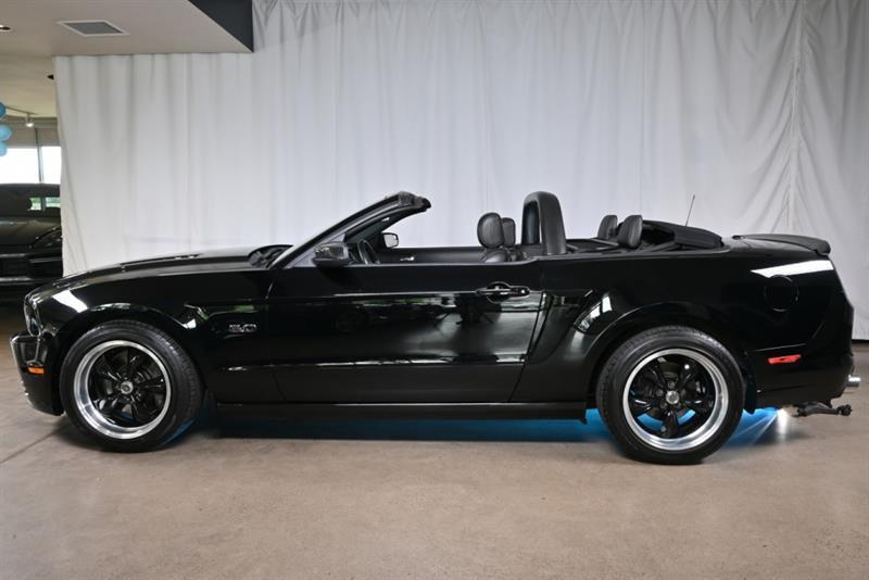2013 Ford Mustang - Image 12