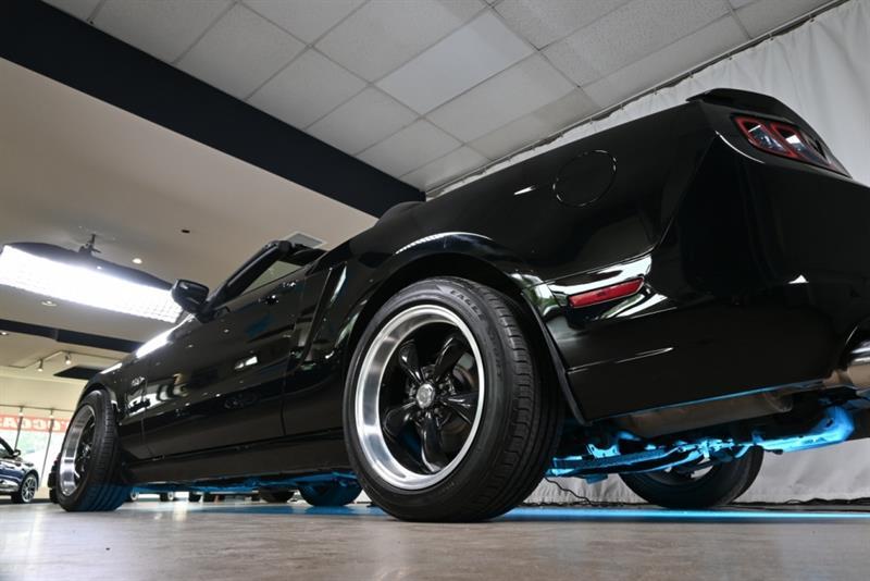 2013 Ford Mustang - Image 14