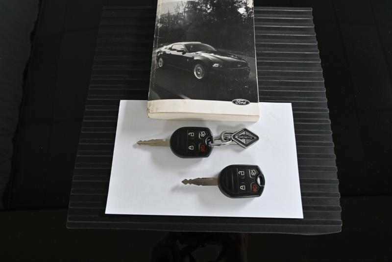 2013 Ford Mustang - Image 21