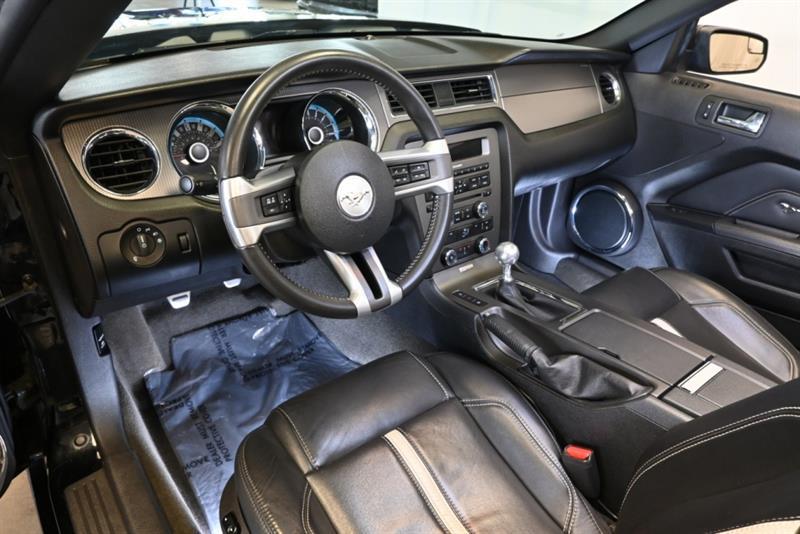2013 Ford Mustang - Image 23