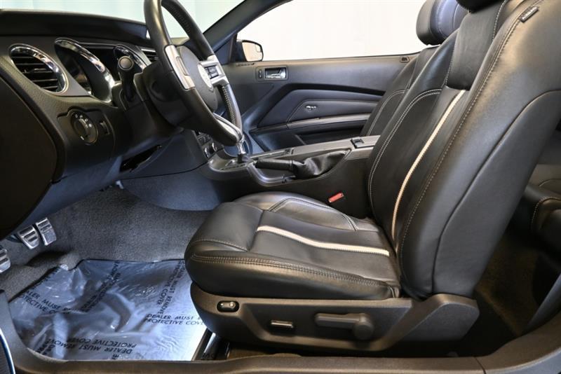 2013 Ford Mustang - Image 25