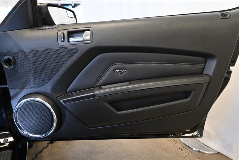 2013 Ford Mustang - Image 35