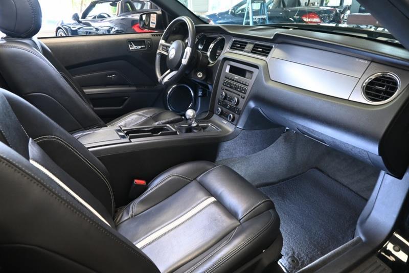 2013 Ford Mustang - Image 36