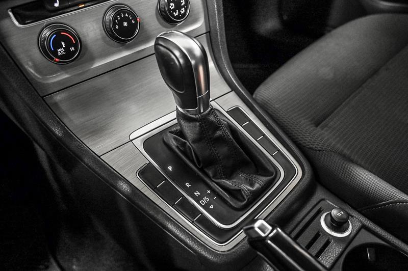 2016 Volkswagen Golf - Image 22