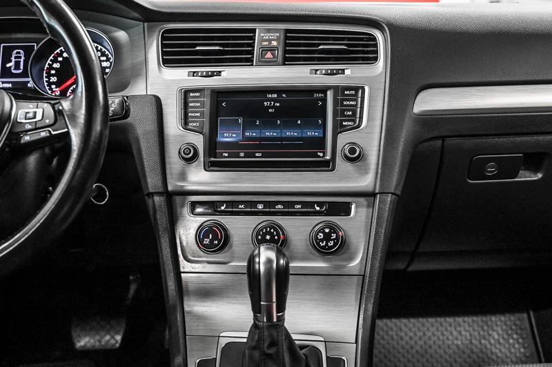 2016 Volkswagen Golf - Image 28