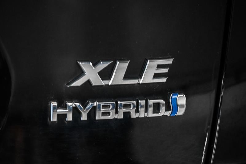 2019 Toyota RAV4 - Image 18