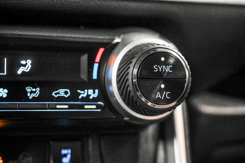 2019 Toyota RAV4 - Image 29