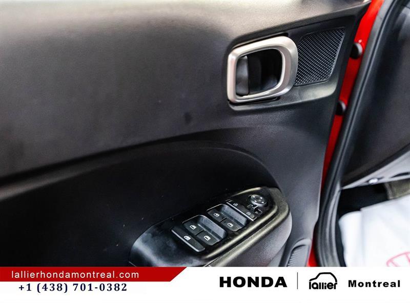 2020 Hyundai Venue - Image 12
