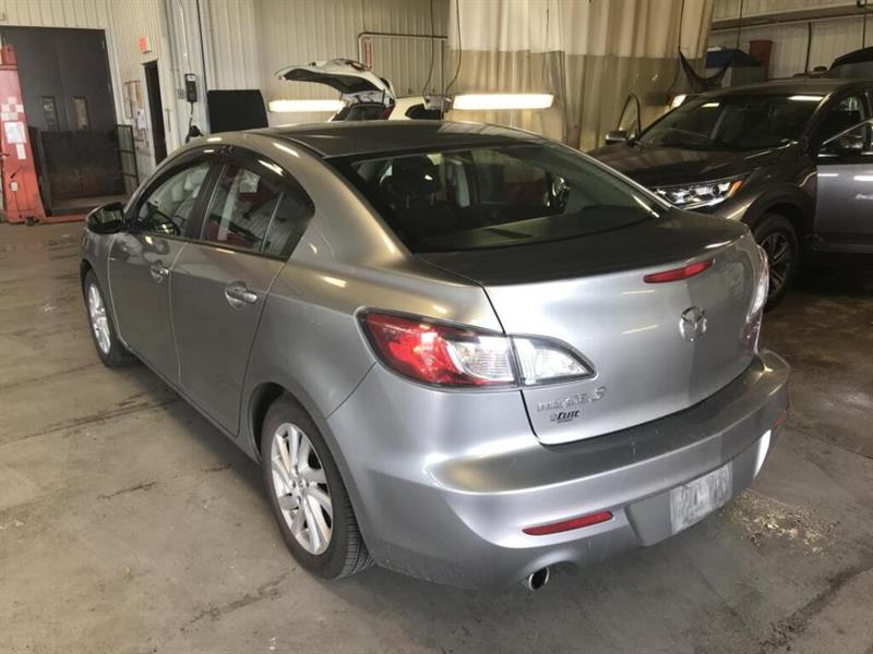 Mazda 3 12