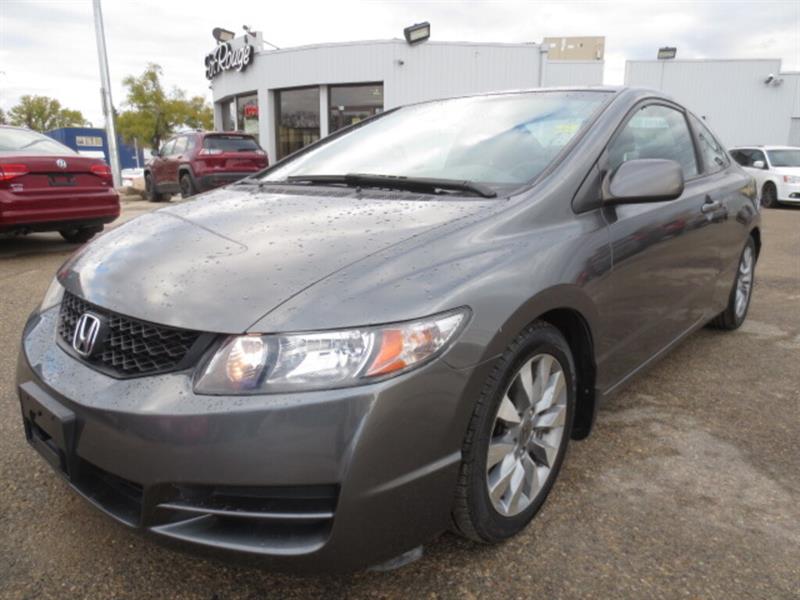 Used Honda Civic Coupe 2010 for sale in Winnipeg, Manitoba