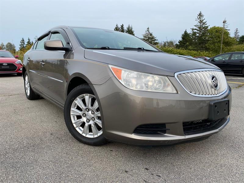 Used Buick Lacrosse 2010 for sale in yarmouthcountydayton, Nova