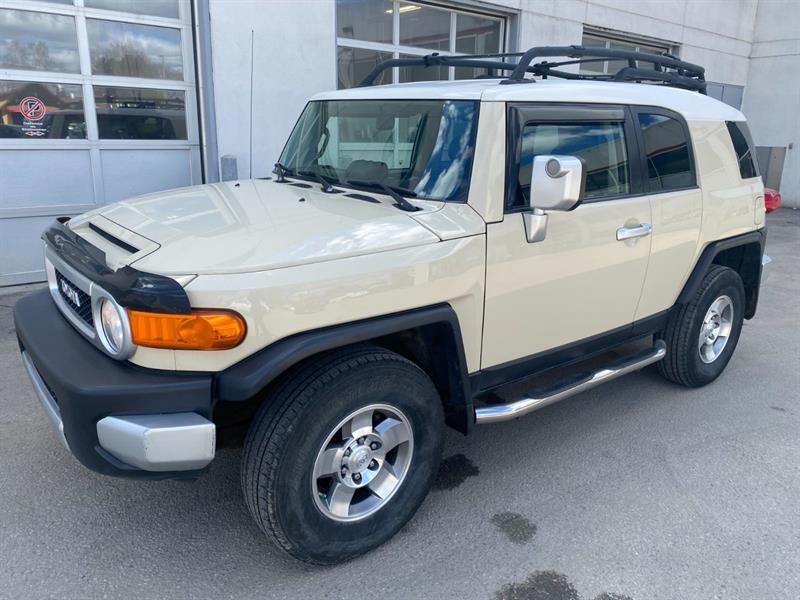 Used Toyota FJ Cruiser vehicles for sale - Second hand Toyota vehicles ...