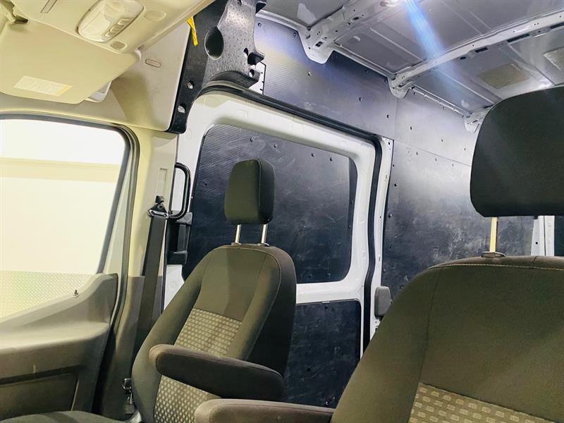 ford Transit-250 Cargo 2020 - 9