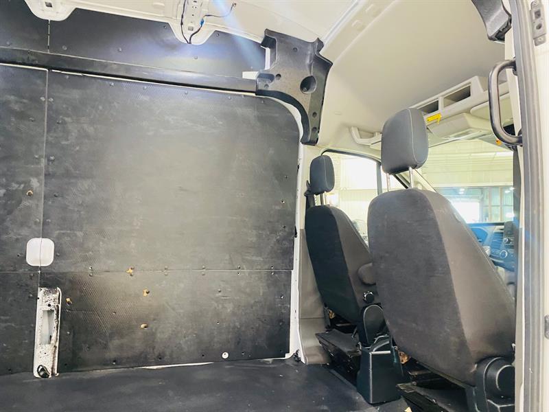 ford Transit-250 Cargo 2020 - 19