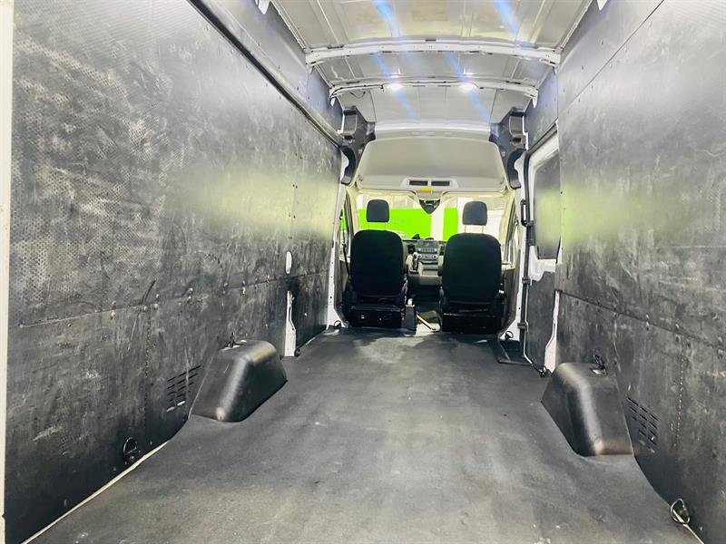 ford Transit-250 Cargo 2020 - 23