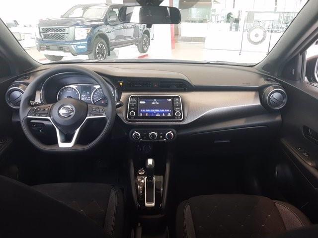 Nissan Kicks 16