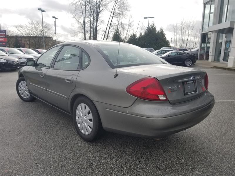 Ford taurus 3