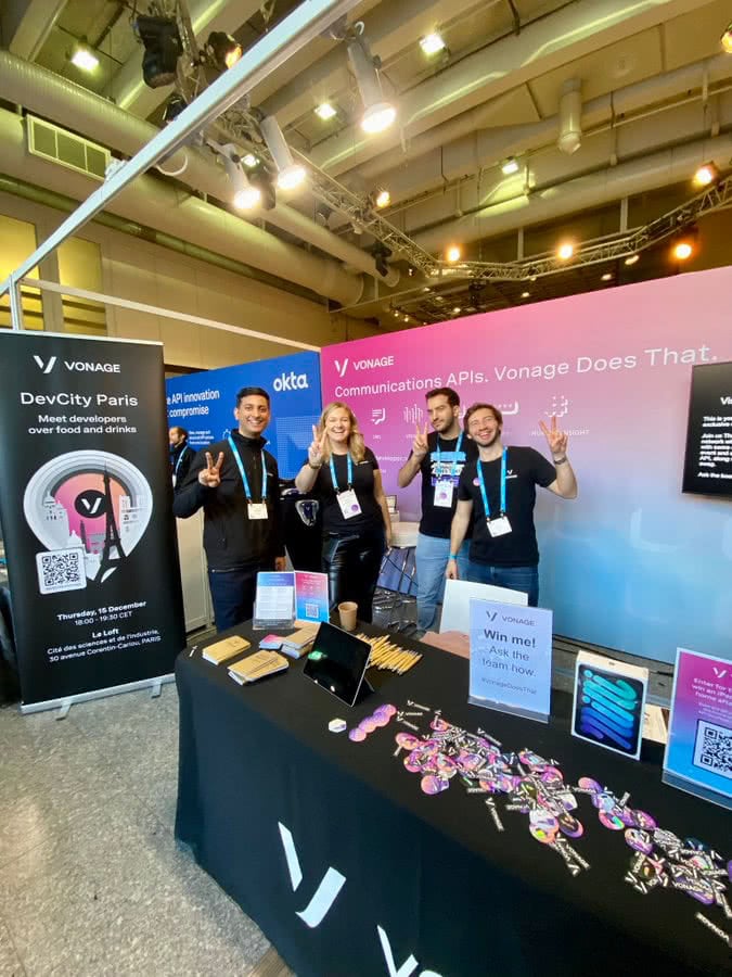 Vonage DevRel Team at apidays