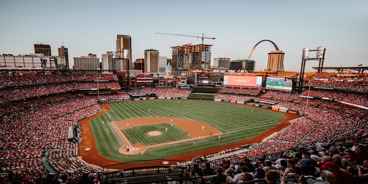 https://s3.amazonaws.com/a.storyblok.com/f/270183/420215/91a82231a2/st-louis-1.jpg
