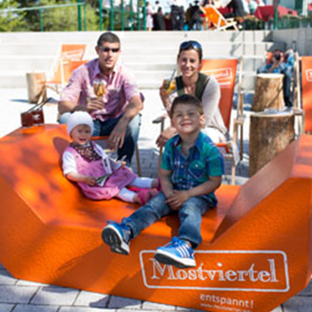 Dorflounge for Friends
