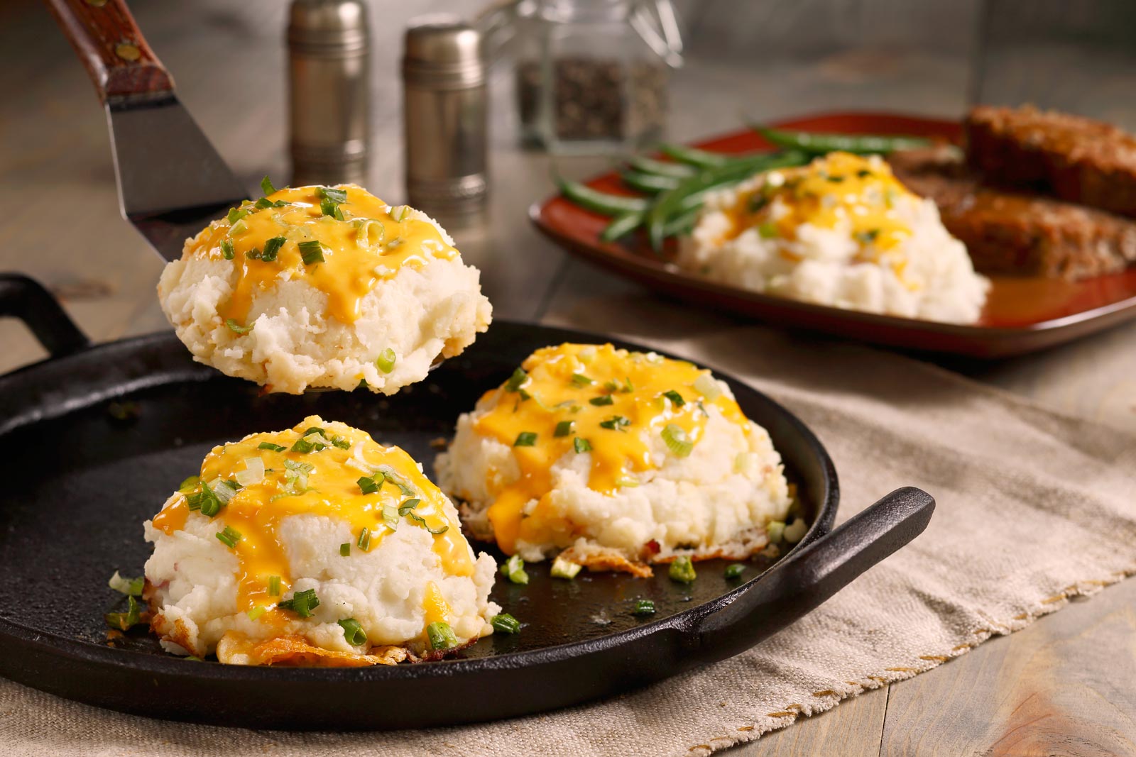 Cheesy & Savory Smashed Potatoes – Featured Image