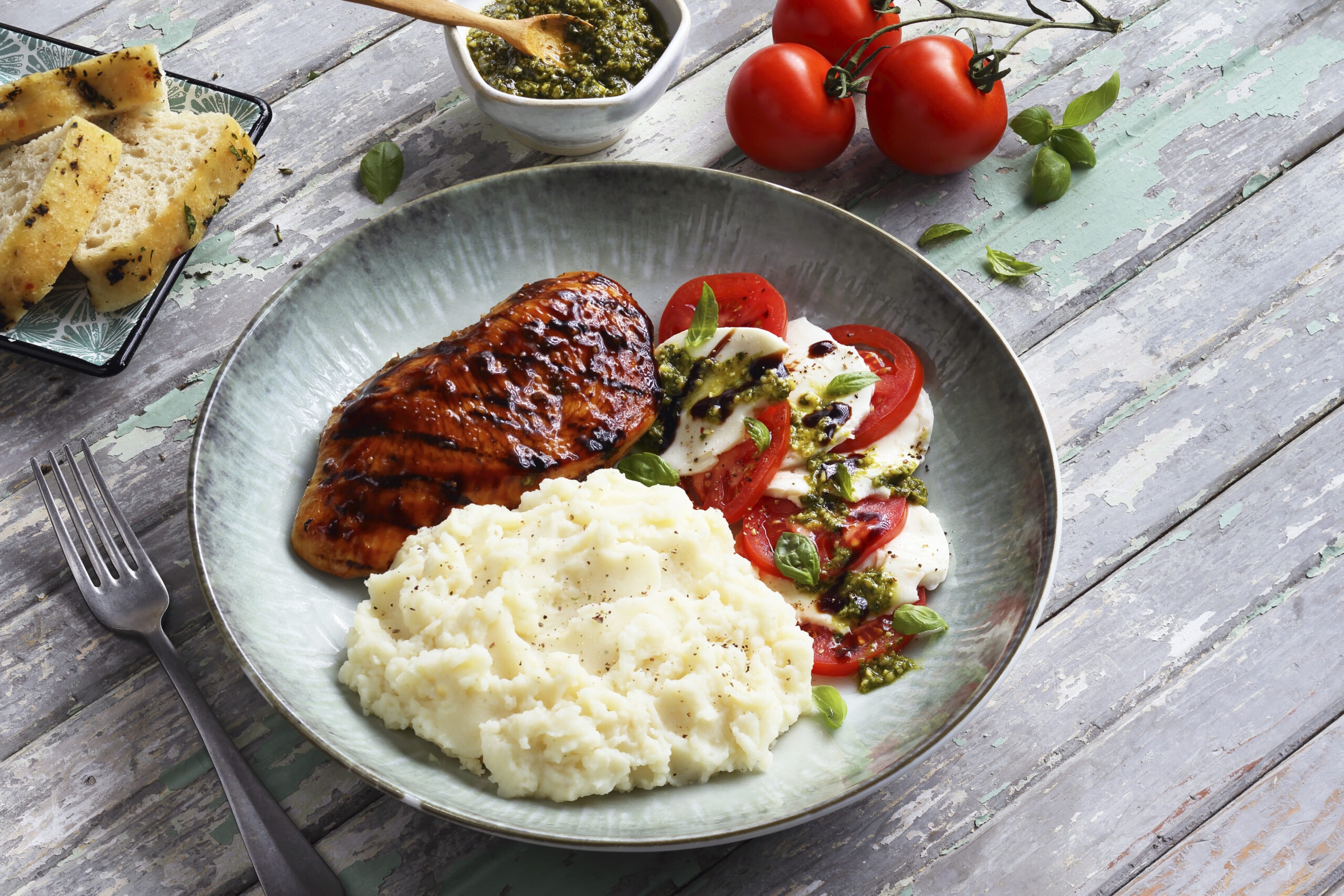 Idahoan® Chicken Broth Mashed Potatoes with Grilled Balsamic Chicken and Caprese Salad – Featured Image