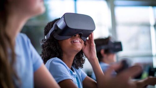 Practical Guide: Successfully deploy VR in Education