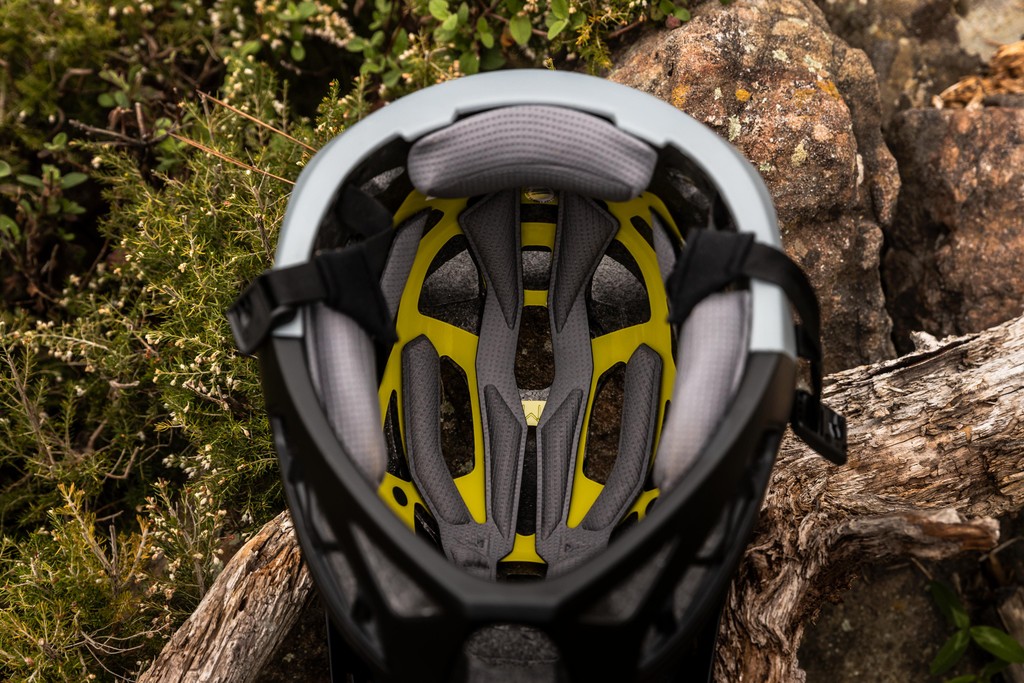 MIPS - Multi-directional Impact Protection System, Linea 03 MIPS + 