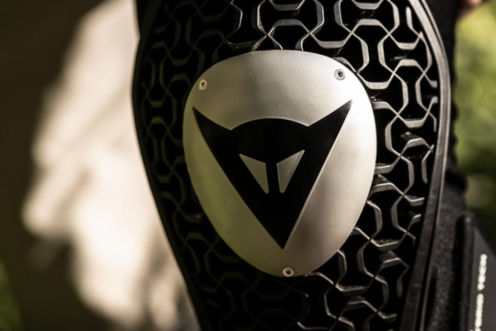 Rival Pro Knee Guards