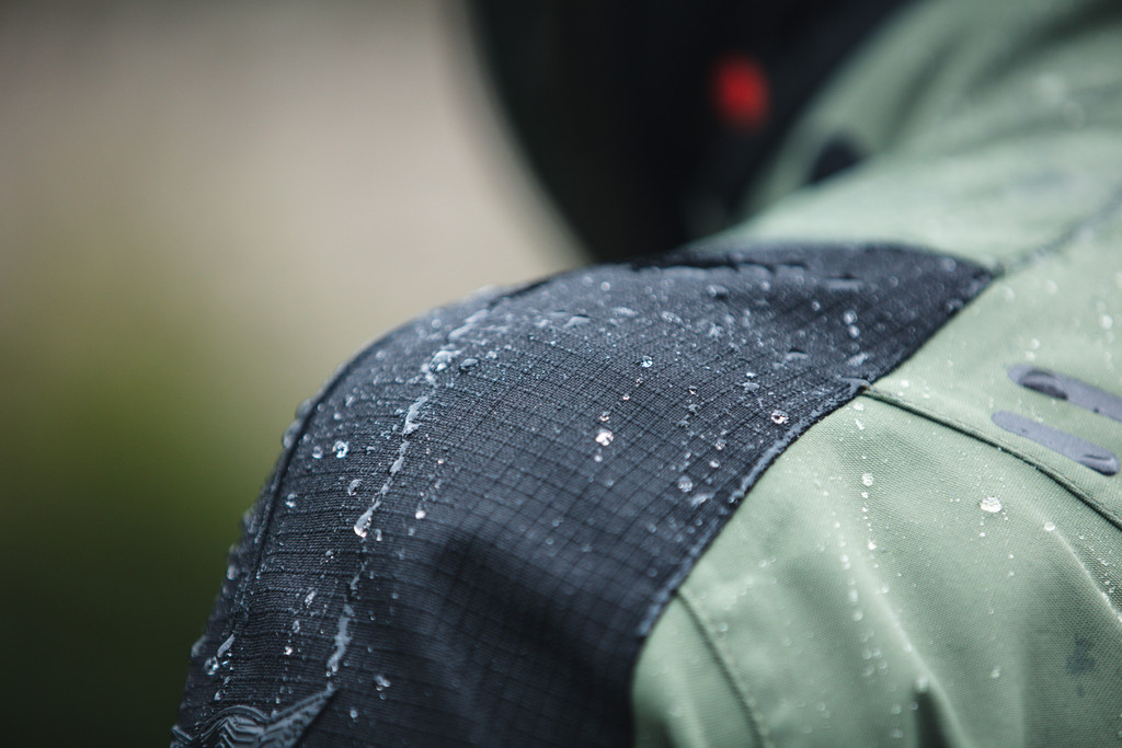 Hekla Absoluteshell™ Pro 20K, laminated membrane jacket