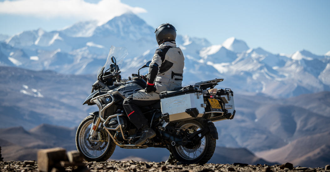 Tibet by motorcycle, on the highest roads in the world