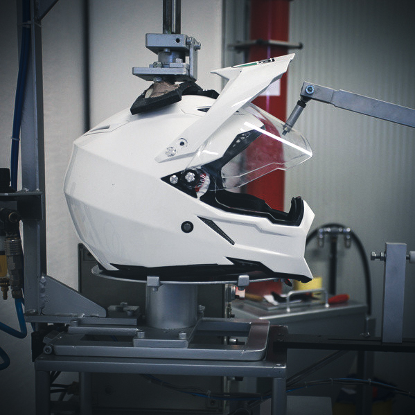 Visor penetration resistance test 