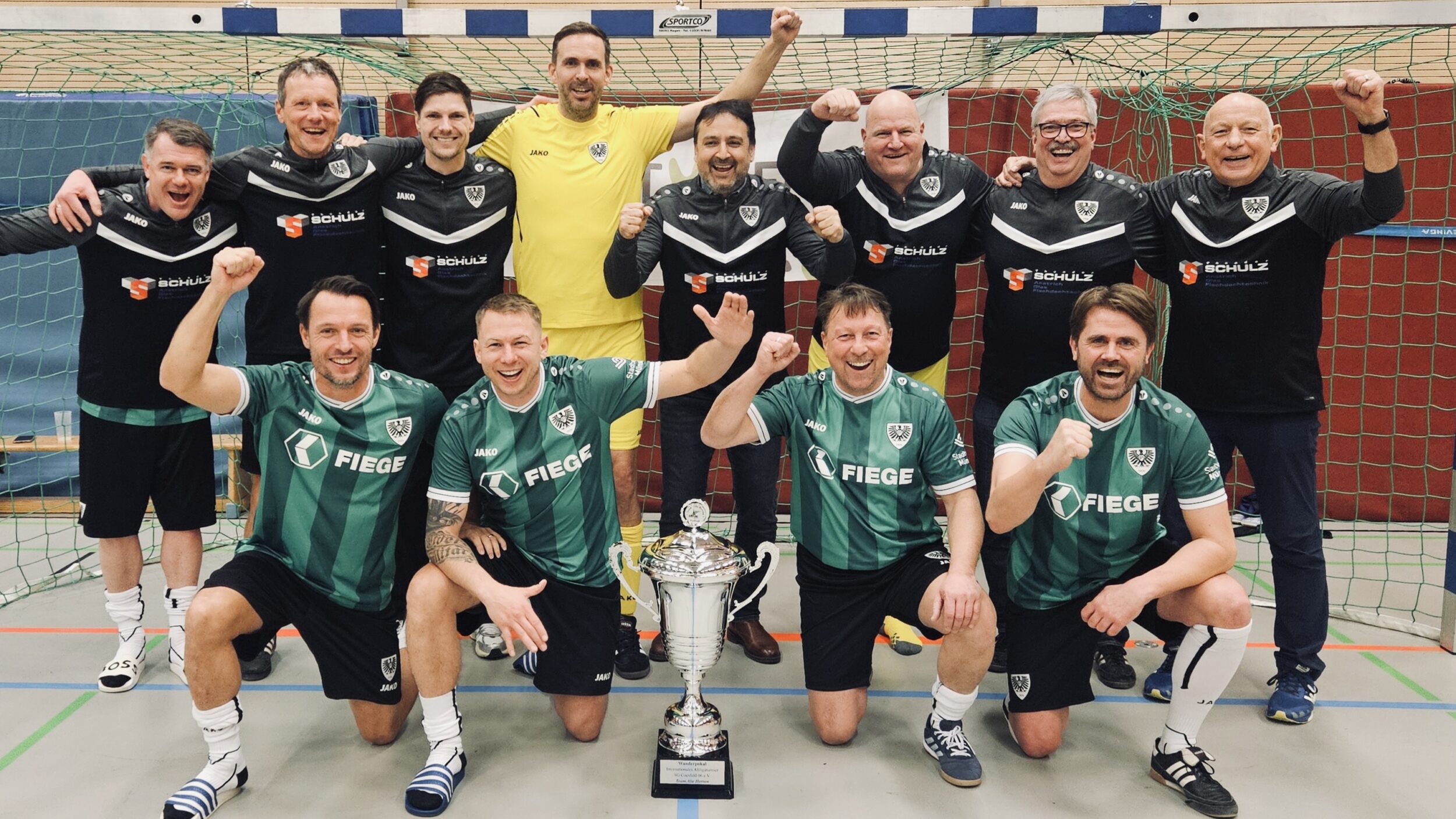 Traditionsmannschaft verteidigt Hallentitel  