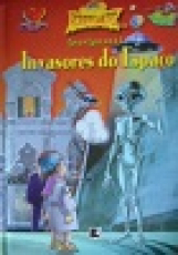 Capa do material com o título (Perigosos) invasores do espaço do Autor Melgar, Luis Tomás
